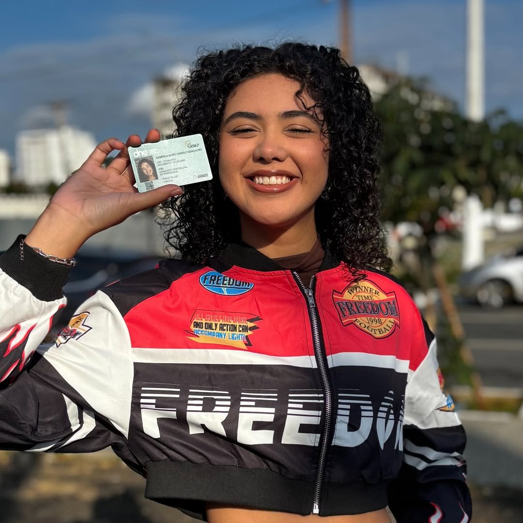 Carteirinha na mão e muitos benefícios garantidos!Com a DNE da UGES, já posso aproveitar meia-en